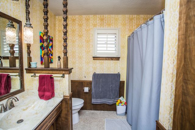 705 S 22nd Street, Slaton, TX 79364