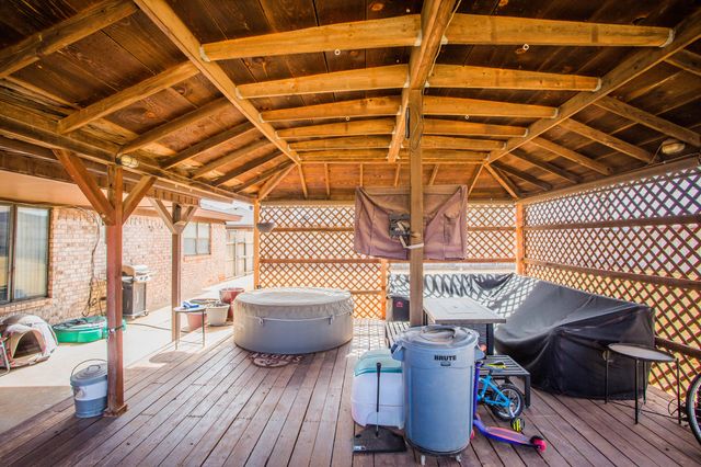 705 S 22nd Street, Slaton, TX 79364