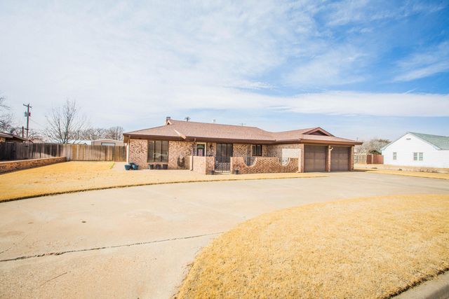 705 S 22nd Street, Slaton, TX 79364