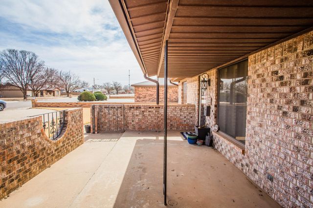 705 S 22nd Street, Slaton, TX 79364
