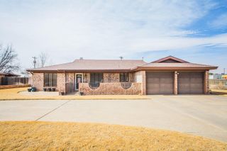 705 S 22nd Street, Slaton, TX 79364