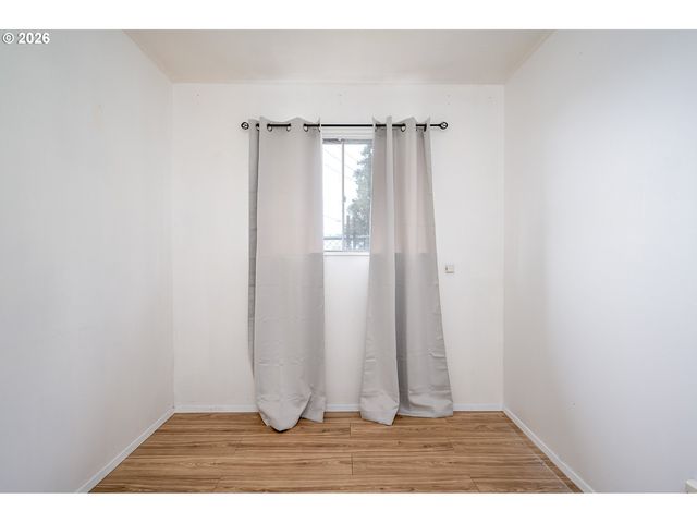 3660 Ne LOMBARD St, Portland, OR 97211