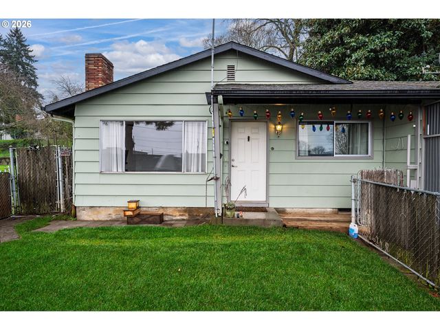 3660 Ne LOMBARD St, Portland, OR 97211