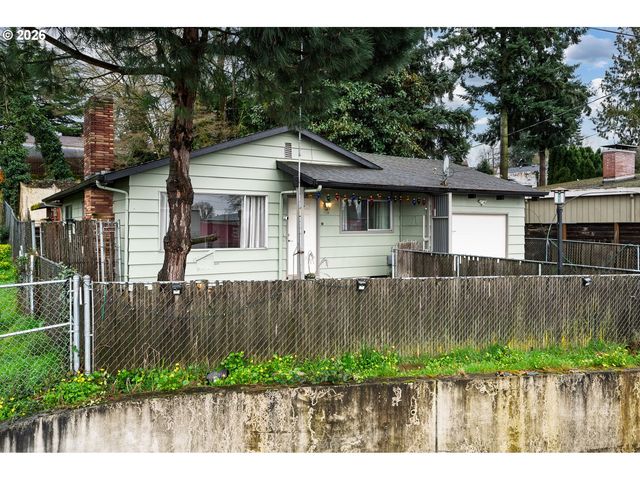 3660 Ne LOMBARD St, Portland, OR 97211