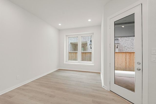 328 Fields Lane, Montgomery, TX 77316