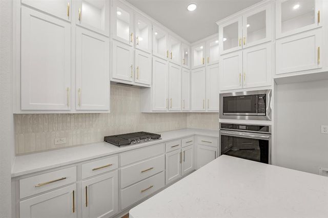 328 Fields Lane, Montgomery, TX 77316