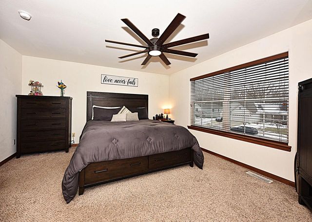 414 Yosemite AVENUE, Hartford, WI 53027