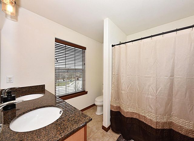 414 Yosemite AVENUE, Hartford, WI 53027