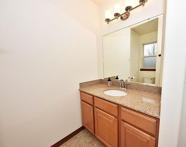 414 Yosemite AVENUE, Hartford, WI 53027