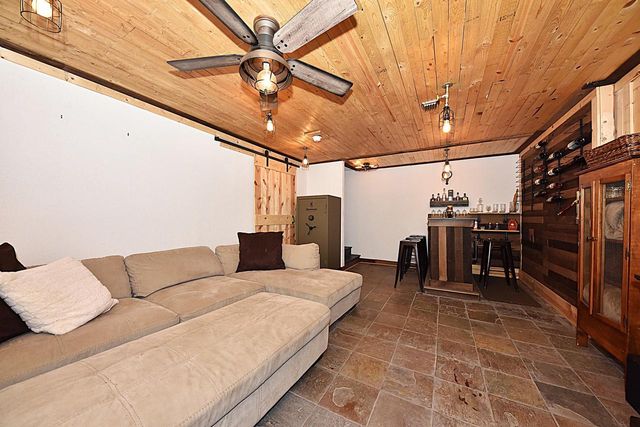 414 Yosemite AVENUE, Hartford, WI 53027