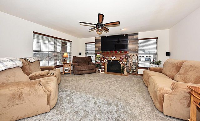 414 Yosemite AVENUE, Hartford, WI 53027