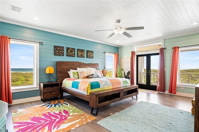 121 Bikini Dr, Port Aransas, TX 78373