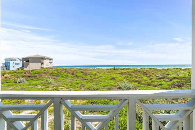 121 Bikini Dr, Port Aransas, TX 78373