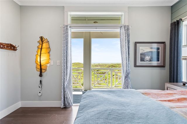 121 Bikini Dr, Port Aransas, TX 78373