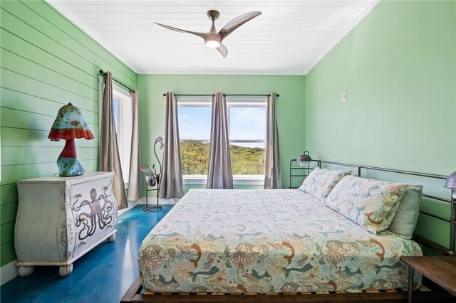 121 Bikini Dr, Port Aransas, TX 78373