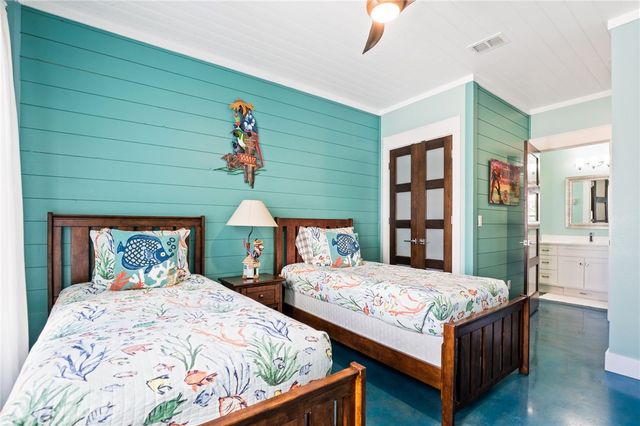 121 Bikini Dr, Port Aransas, TX 78373