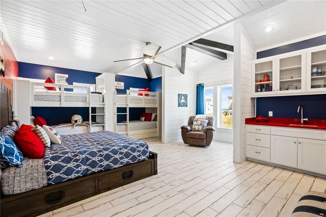 121 Bikini Dr, Port Aransas, TX 78373