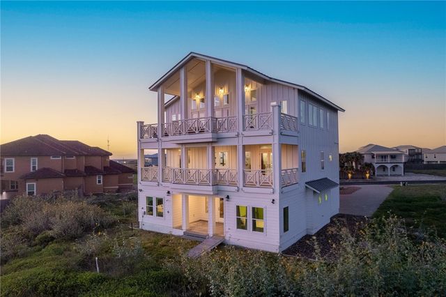 121 Bikini Dr, Port Aransas, TX 78373
