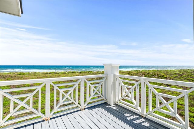 121 Bikini Dr, Port Aransas, TX 78373