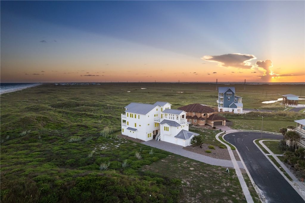 121 Bikini Dr, Port Aransas, TX 78373 — photo 4
