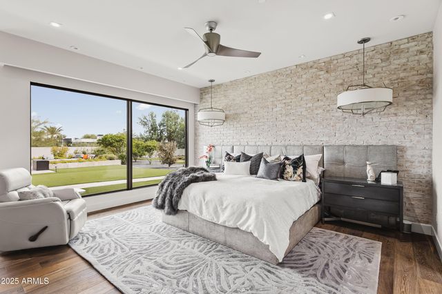 7235 N MOCKINGBIRD Lane, Paradise Valley, AZ 85253