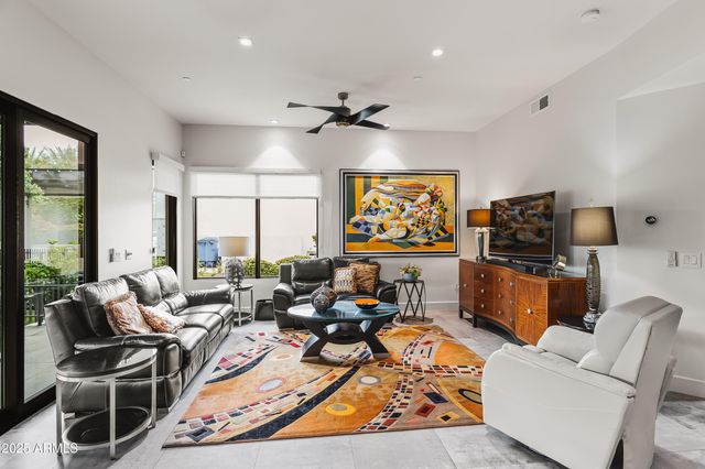 7235 N MOCKINGBIRD Lane, Paradise Valley, AZ 85253