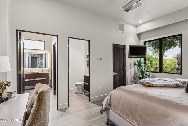 7235 N MOCKINGBIRD Lane, Paradise Valley, AZ 85253