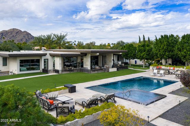 7235 N MOCKINGBIRD Lane, Paradise Valley, AZ 85253