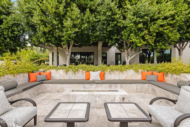 7235 N MOCKINGBIRD Lane, Paradise Valley, AZ 85253