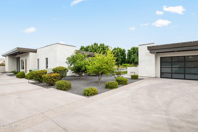 7235 N MOCKINGBIRD Lane, Paradise Valley, AZ 85253