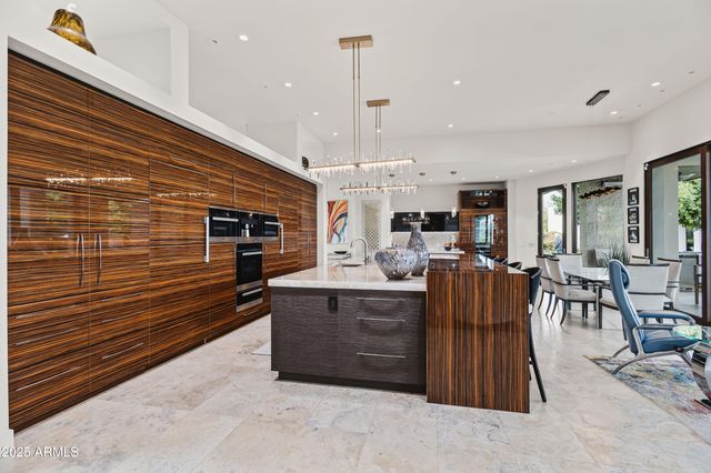 7235 N MOCKINGBIRD Lane, Paradise Valley, AZ 85253