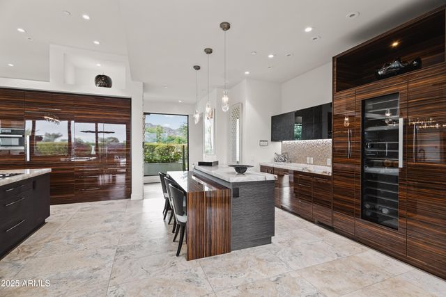 7235 N MOCKINGBIRD Lane, Paradise Valley, AZ 85253