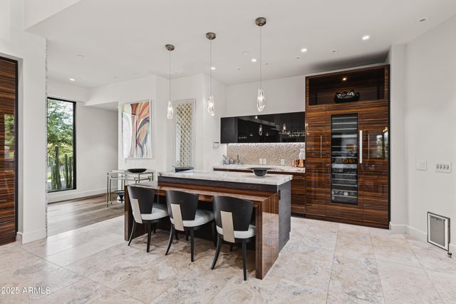 7235 N MOCKINGBIRD Lane, Paradise Valley, AZ 85253