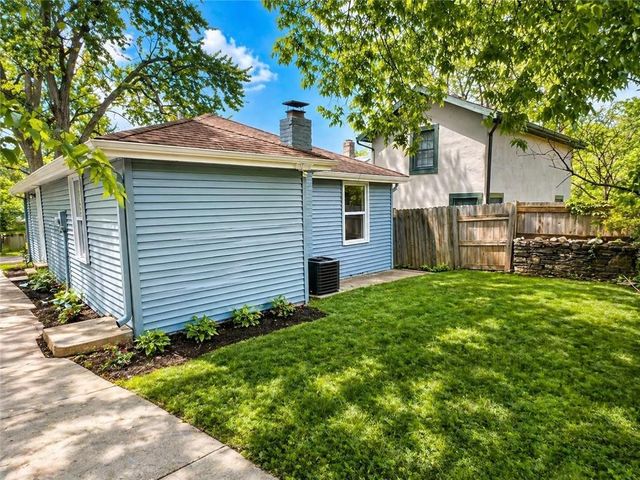 705 S Fairview Avenue, Independence, MO 64053