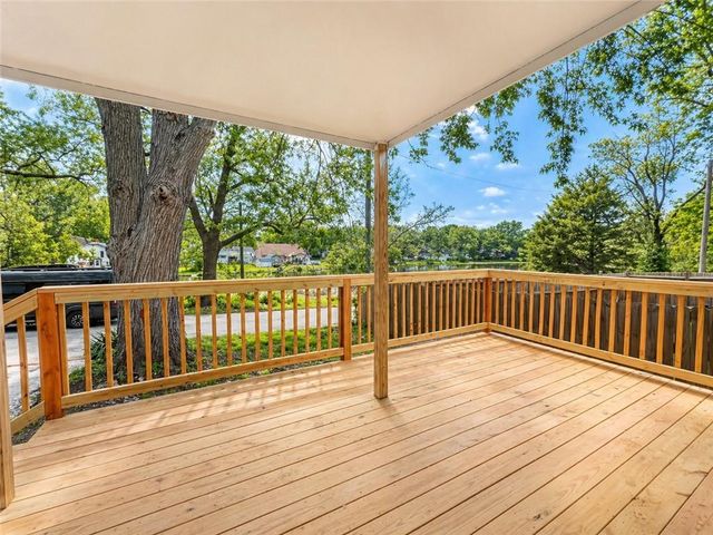 705 S Fairview Avenue, Independence, MO 64053