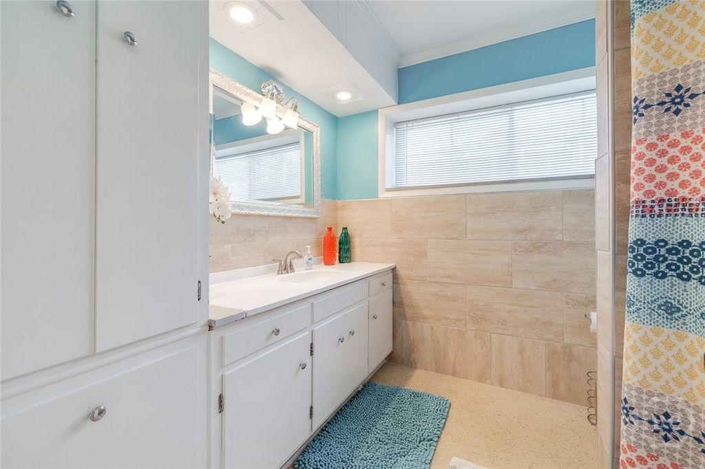 Image 19 of property listing at 5 10th Street, Tybee Island, GA 31328