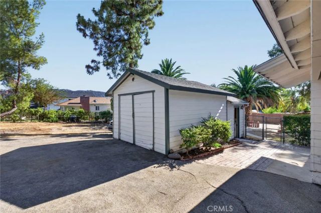 6604 Valmont Street, Tujunga, CA 91042