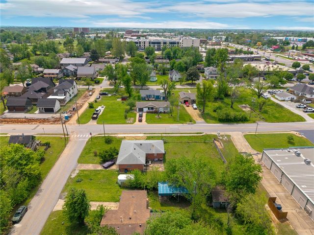 201 NW G Street, Bentonville, AR 72712