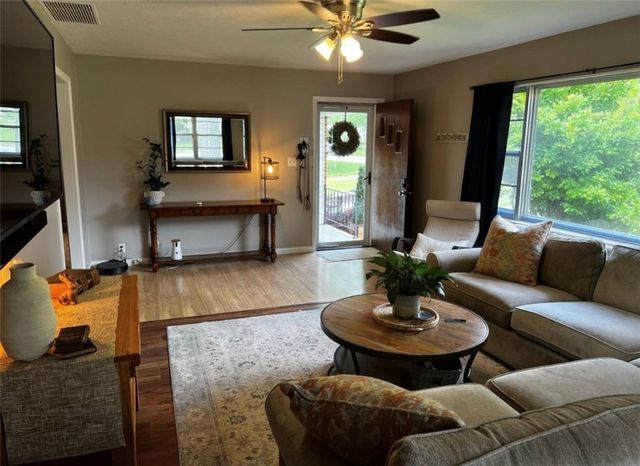201 NW G Street, Bentonville, AR 72712