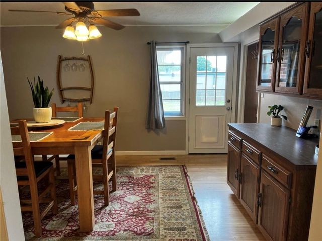 201 NW G Street, Bentonville, AR 72712
