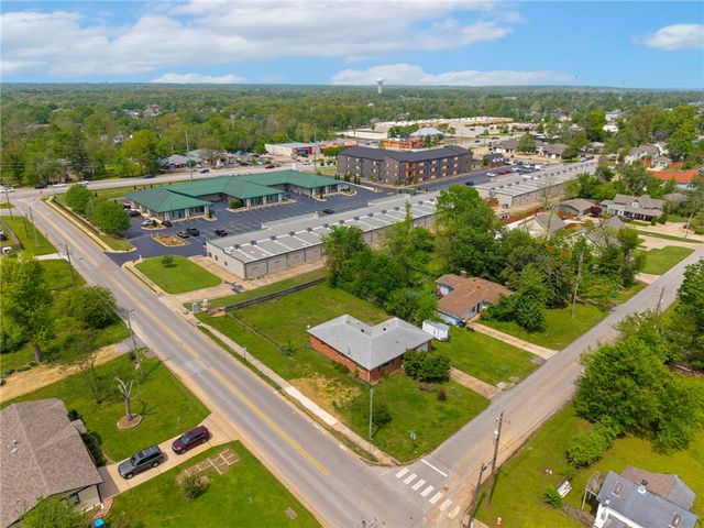 201 NW G Street, Bentonville, AR 72712