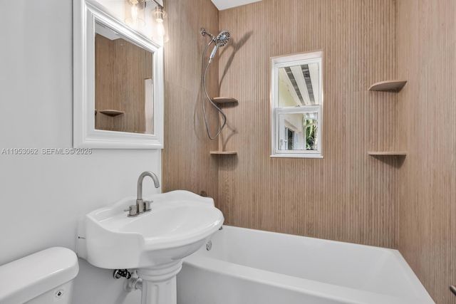 11803 NE 11 Ave, Biscayne Park, FL 33161