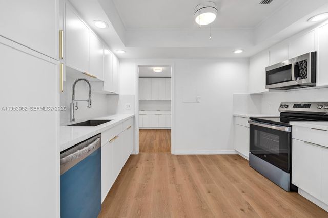 11803 NE 11 Ave, Biscayne Park, FL 33161