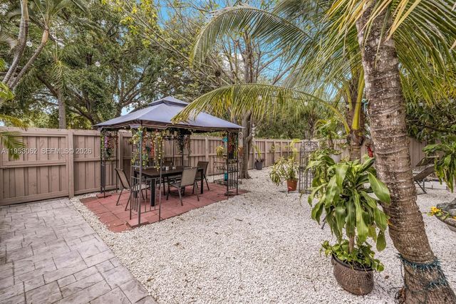 11803 NE 11 Ave, Biscayne Park, FL 33161