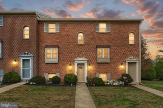 413 WELDON DR #413, York, PA 17404