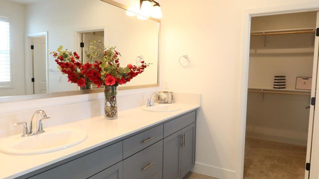 4254 Oak Knoll Road, Madera, CA 93636