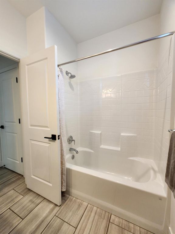 Image 7 of property listing at 4254 Oak Knoll Road, Madera, CA 93636