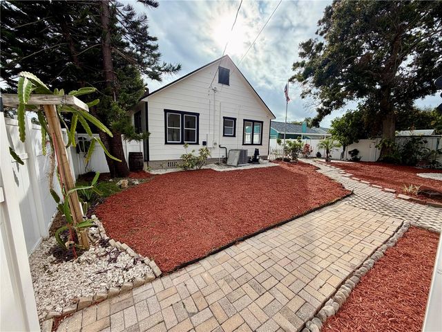 2401 8TH AVENUE N, St Petersburg, FL 33713