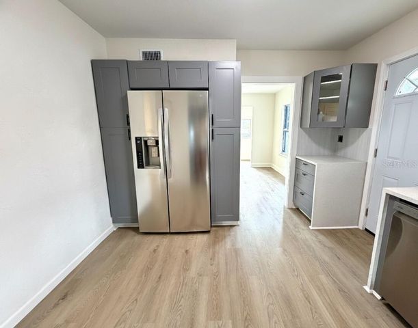 2401 8TH AVENUE N, St Petersburg, FL 33713