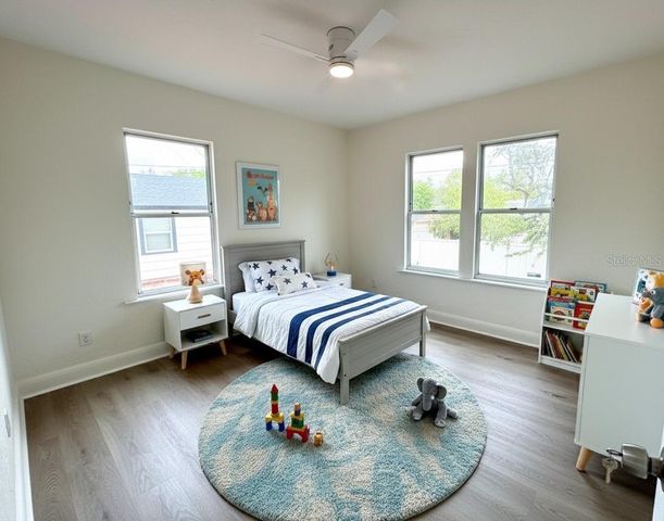 2401 8TH AVENUE N, St Petersburg, FL 33713